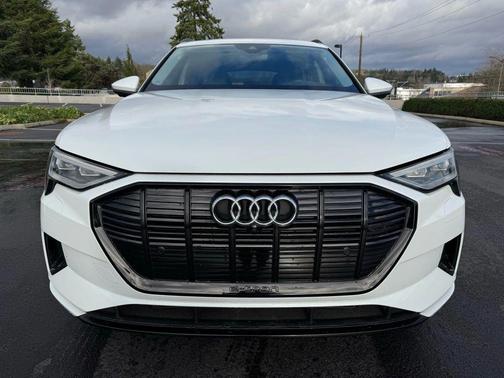 2021 Audi e-tron Premium