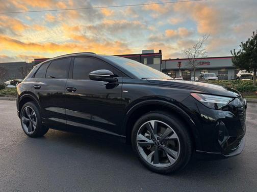 2023 Audi Q4 e-tron Prestige 50 quattro