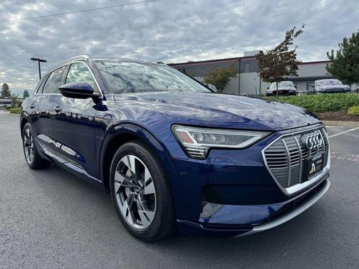 2021 Audi e-tron Premium