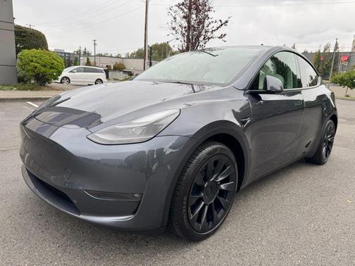 2023 Tesla Model Y Long Range Sport Utility 4D