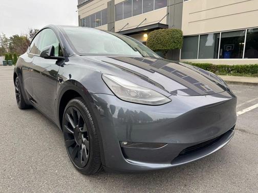 2023 Tesla Model Y Long Range Sport Utility 4D