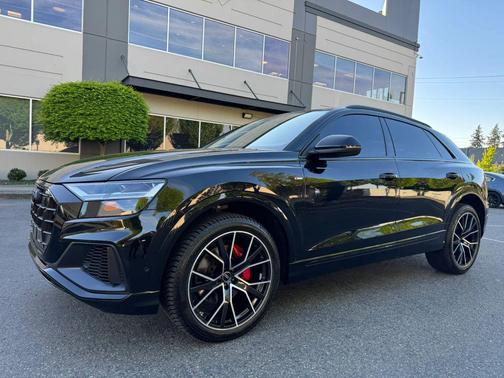 2022 Audi Q8 55 Premium Plus