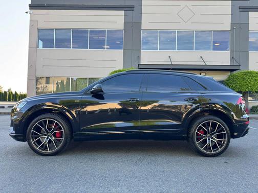 2022 Audi Q8 55 Premium Plus
