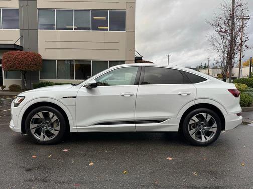 2020 Audi e-tron Sportback Premium Plus