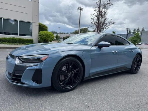 Kemora Gray Metallic 2023 Audi e-tron GT Premium Plus quattro