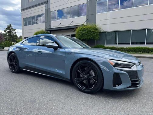 Kemora Gray Metallic 2023 Audi e-tron GT Premium Plus quattro