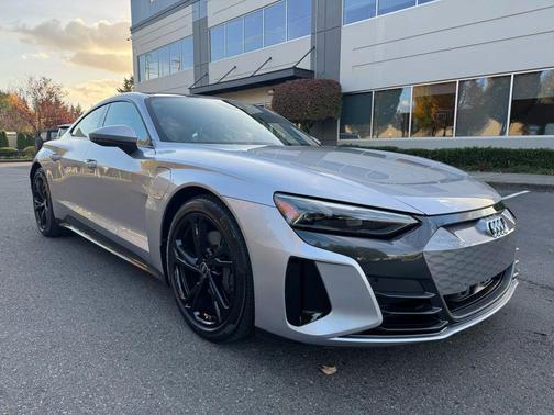 2022 Audi e-tron GT Premium Plus