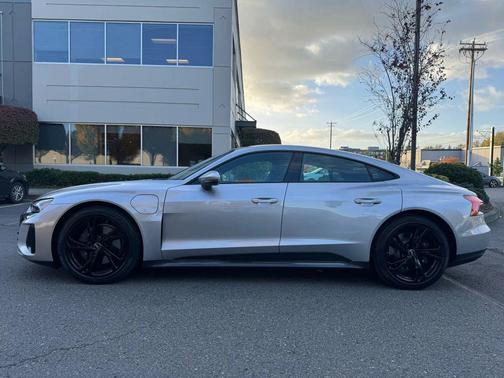 2022 Audi e-tron GT Premium Plus