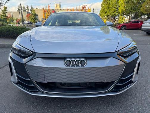 2022 Audi e-tron GT Premium Plus