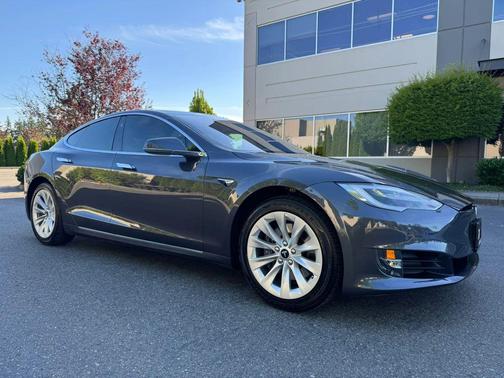 Gray 2018 Tesla Model S 100D