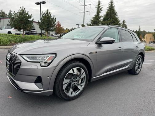 2021 Audi e-tron Premium