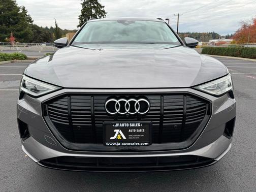 2021 Audi e-tron Premium