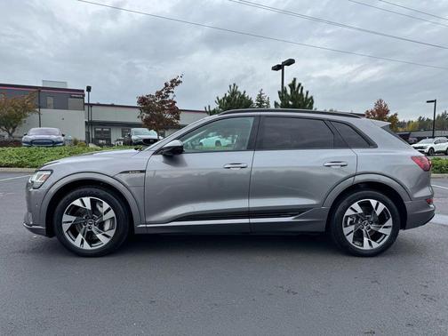 2021 Audi e-tron Premium