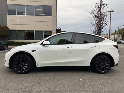 2022 Tesla Model Y Performance Dual Motor All-Wheel Drive