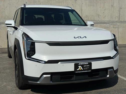 2025 Kia EV9 Wind