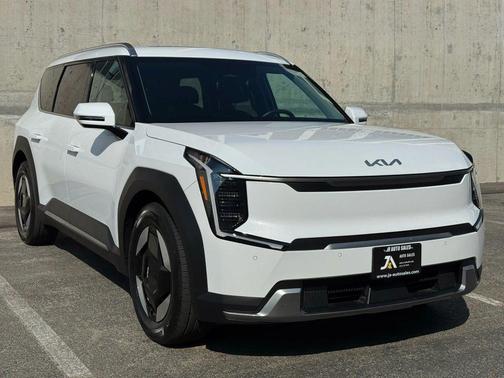2025 Kia EV9 Wind