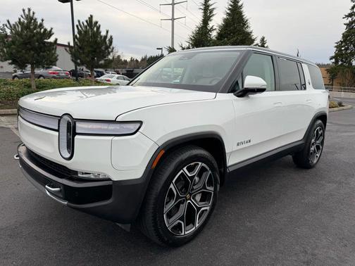 2024 Rivian R1S Dual Large Sport Utility 4D