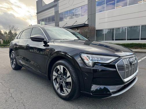 2021 Audi e-tron Premium Plus