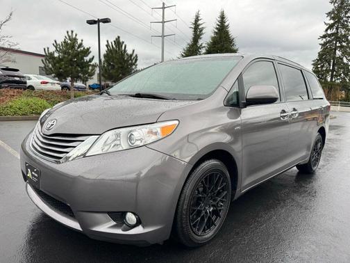 2017 Toyota Sienna XLE