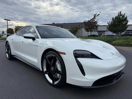 2022 Porsche Taycan Sedan 4D