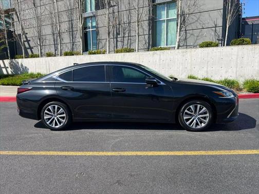 2021 Lexus ES 300h Base