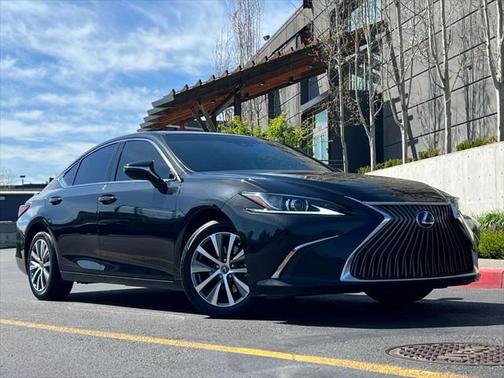 2021 Lexus ES 300h Base