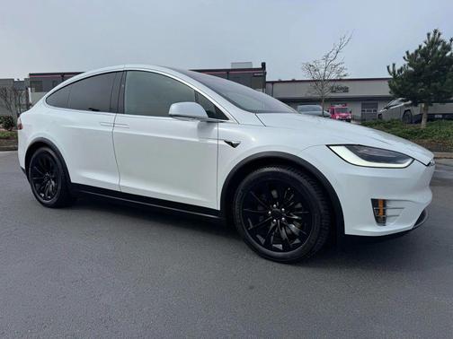 Pearl White Multi-Coat 2017 Tesla Model X 75D