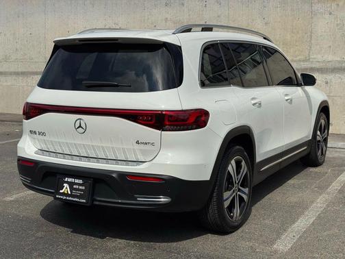 2023 Mercedes-Benz EQB 300 4MATIC