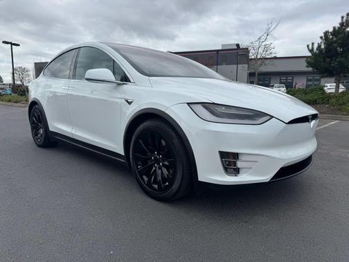 Pearl White Multi-Coat 2018 Tesla Model X 75D