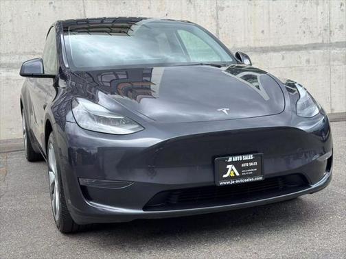 2024 Tesla Model Y Long Range Dual Motor All-Wheel Drive