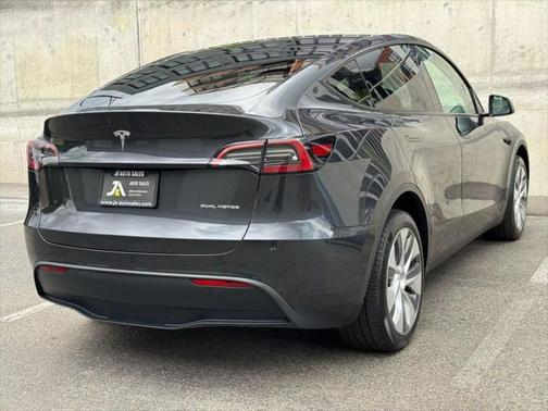 2024 Tesla Model Y Long Range Dual Motor All-Wheel Drive
