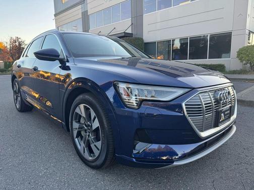 2022 Audi e-tron Premium