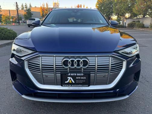 2022 Audi e-tron Premium