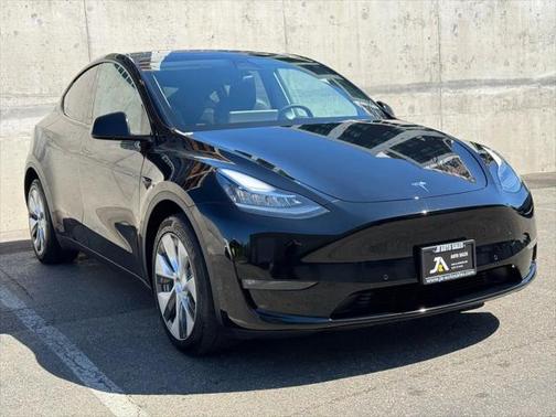 2022 Tesla Model Y Long Range Dual Motor All-Wheel Drive