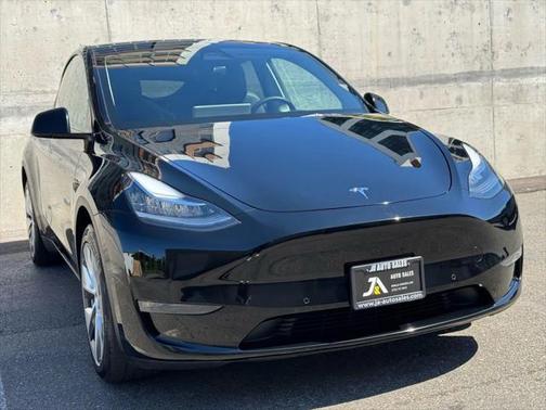 2022 Tesla Model Y Long Range Dual Motor All-Wheel Drive