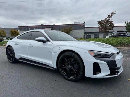 2023 Audi e-tron GT Premium Plus quattro