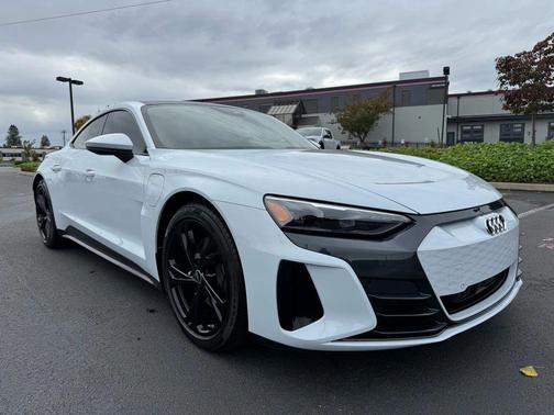 2023 Audi e-tron GT Premium Plus quattro