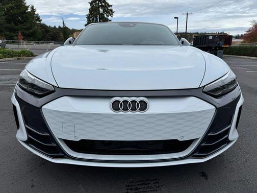 2023 Audi e-tron GT Premium Plus quattro