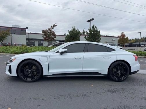 2023 Audi e-tron GT Premium Plus quattro