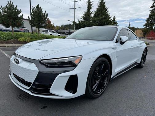 2023 Audi e-tron GT Premium Plus quattro