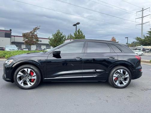 2021 Audi e-tron Premium
