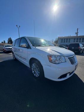 2015 Chrysler Town & Country Touring-L