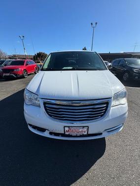 2015 Chrysler Town & Country Touring-L