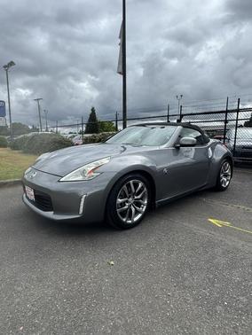Gray 2014 Nissan 370Z Touring