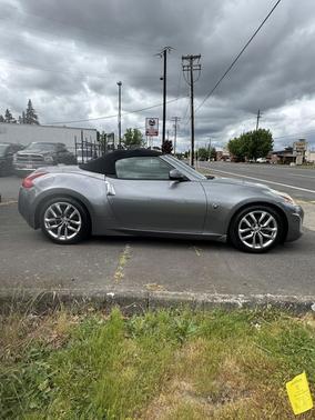 Gray 2014 Nissan 370Z Touring