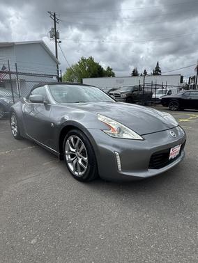 Gray 2014 Nissan 370Z Touring
