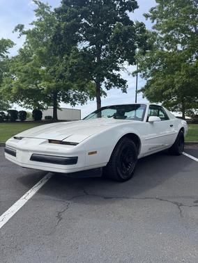 White 1988 Pontiac Firebird WS6 Formula Coupe