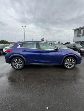 2018 INFINITI QX30 Premium