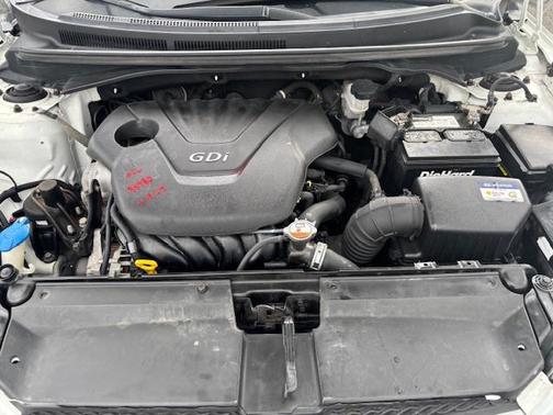 2016 Hyundai Veloster Base