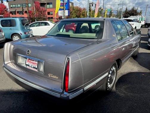 1998 Cadillac DeVille Base